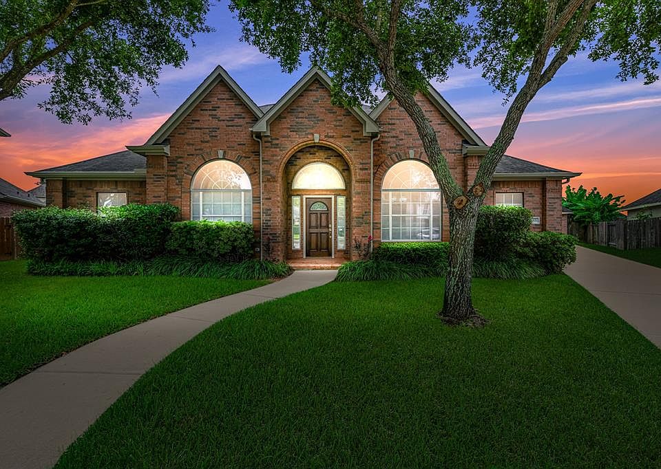 1st image of 6915 Oak Bay Cir