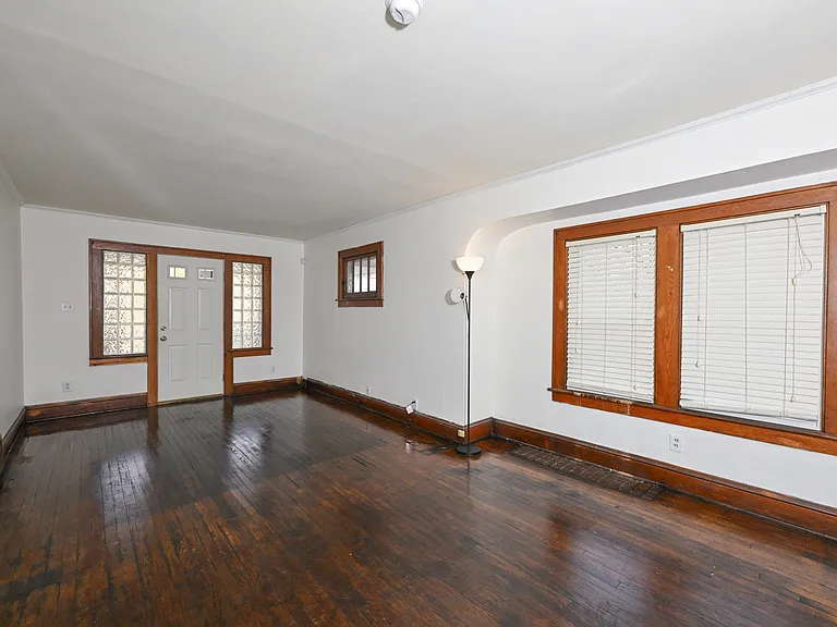 848 Fess Ave — Photo 4