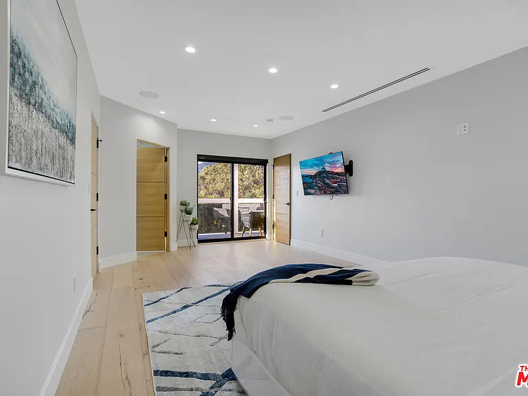 2515 Thames St — Photo 20