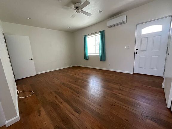 3rd image of 5006 N Banna Ave