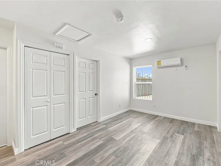 10646 S Wilton Pl — Photo 6