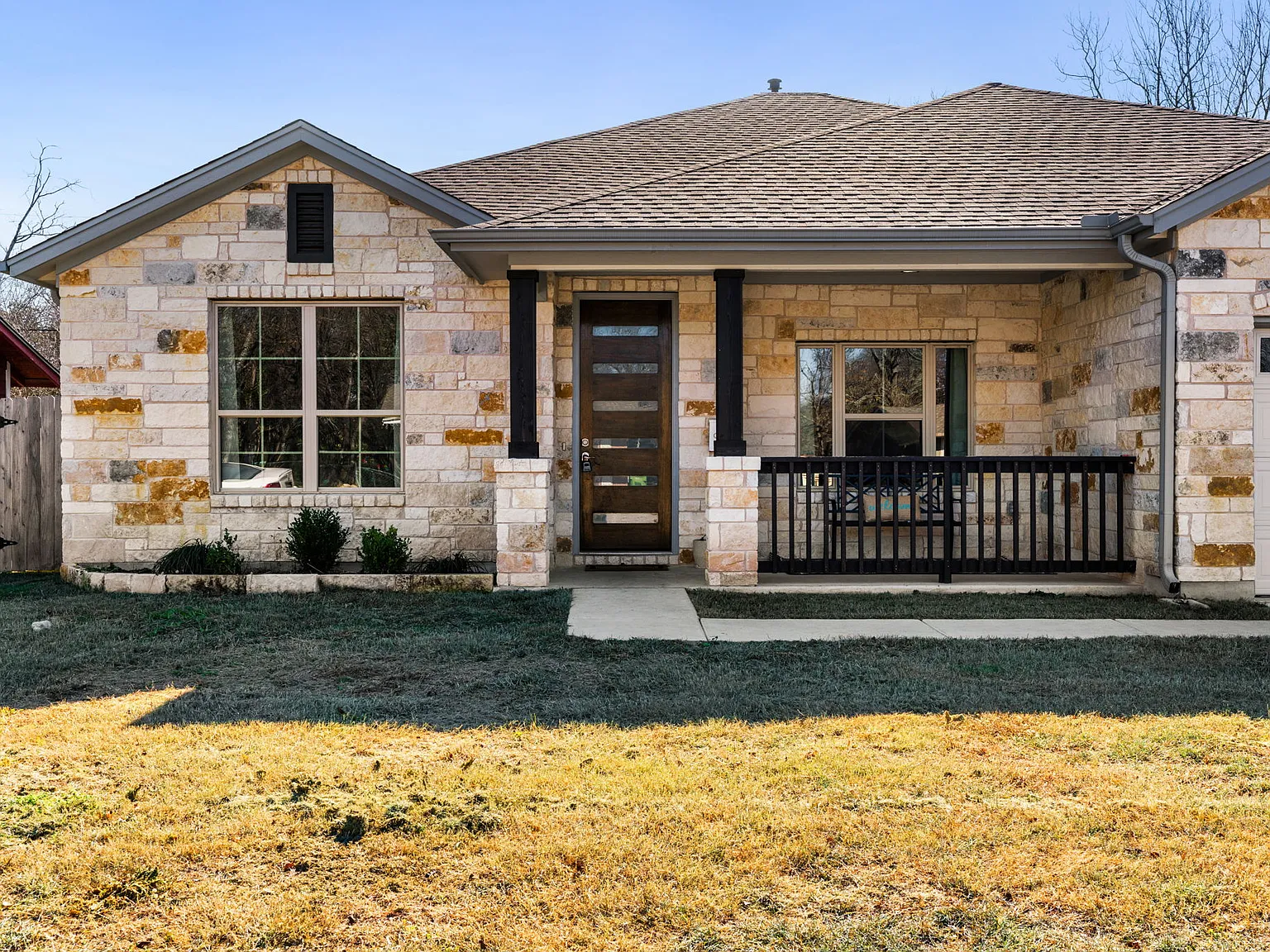 5 bed, 2395 sqft, $6,000 — Photo 4
