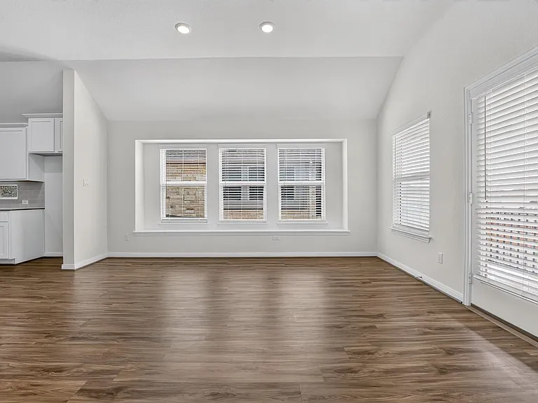 516 Panzano Dr — Photo 10