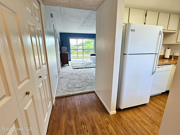 5th image of 3001 Thrush Dr APT 224