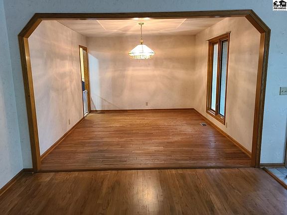 2nd image of 3317 N Sandy Hollow Dr