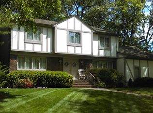 81 Yellow Brick Rd, Wayne, NJ 07470