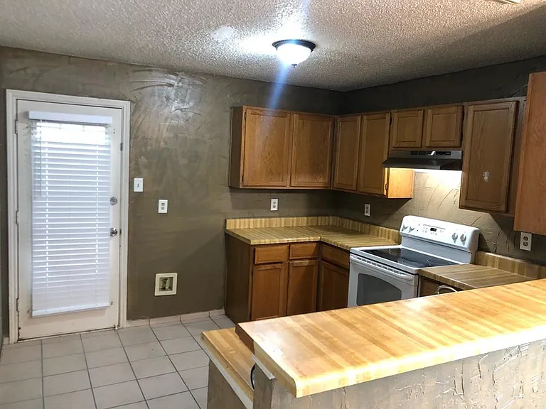 2207 Ember Lee Dr — Photo 5