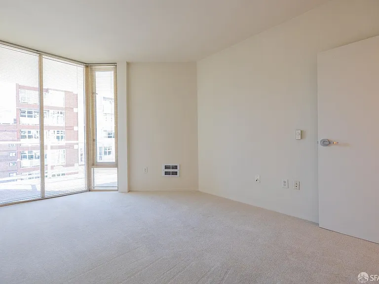 88 King St #606 — Photo 14