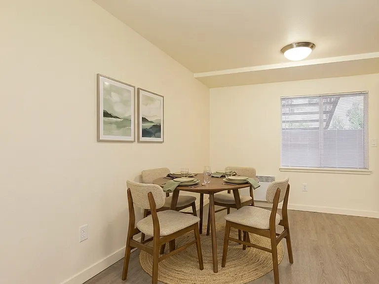 Phinney 12 Apartments — Photo 60
