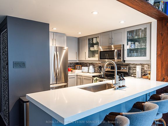 2nd image of 80 Cumberland St #709