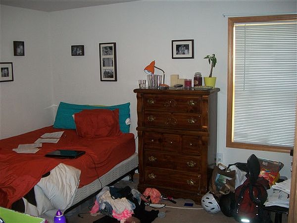 medium sized bedroom