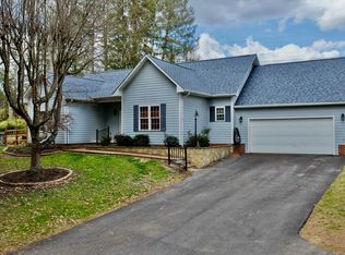 205 Ruffner Dr, Lewisburg, WV 24901