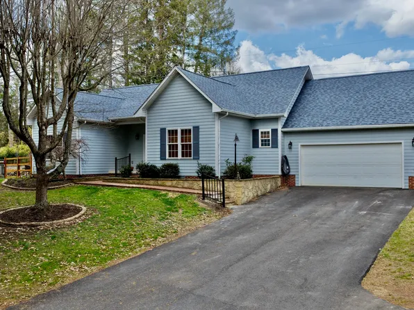 205 Ruffner Dr, Lewisburg, WV 24901