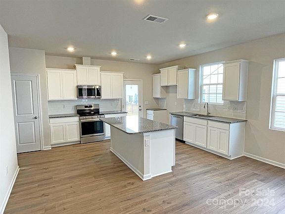 4th image of 2338 Trollinger Dr