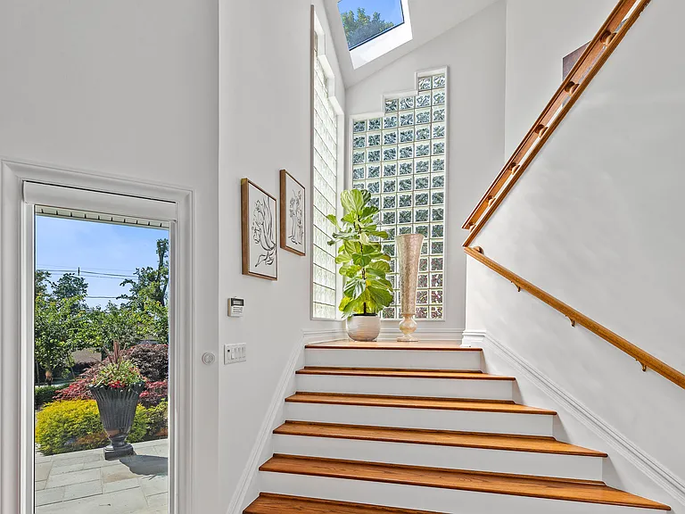 172 Truman Dr — Photo 35