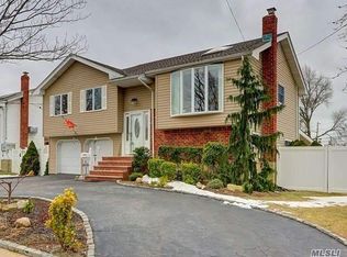 2954 Huntington Ct, Wantagh, NY 11793