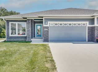 4445 Lower Beaver Rd, Des Moines, IA 50310