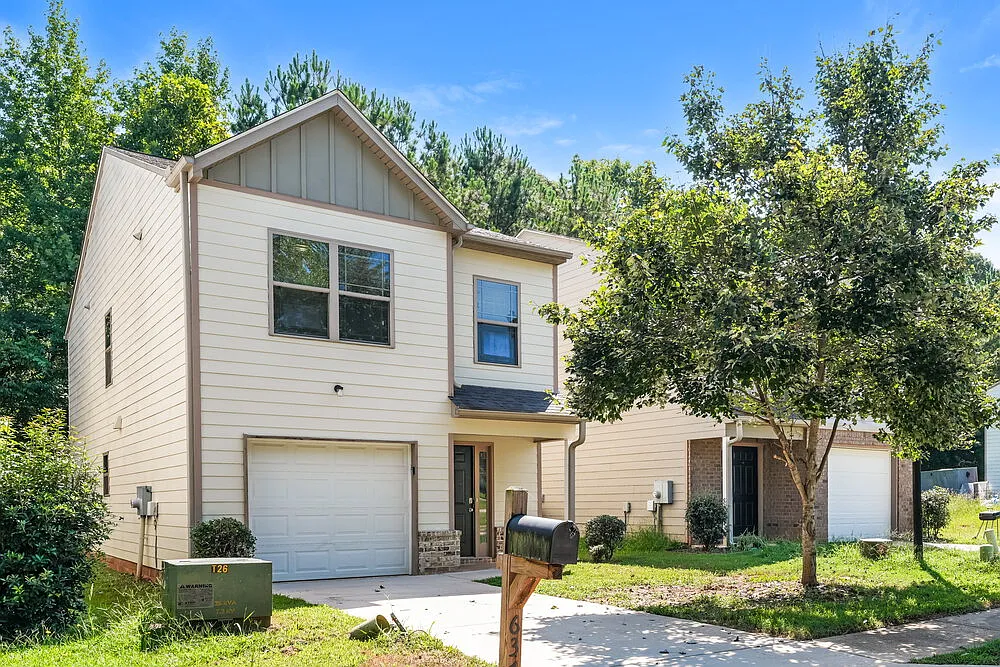 3 bed, 2.5 bath, 1600 sqft, $1,765 — Photo 4