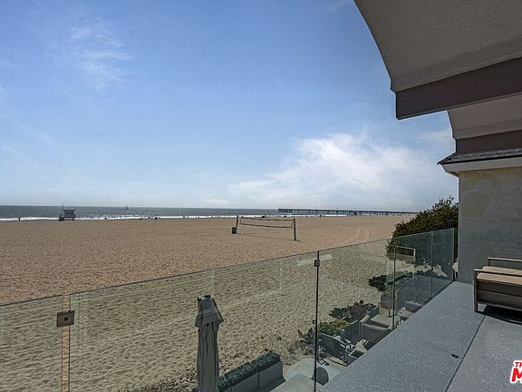 5th image of 3806 Ocean Front Walk