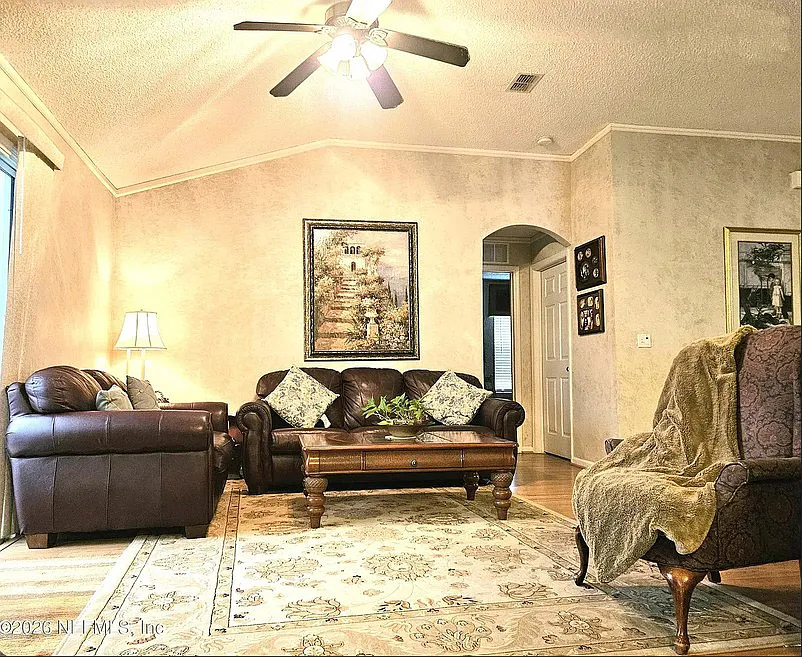 3 bed, 1516 sqft, $2,500 — Photo 4