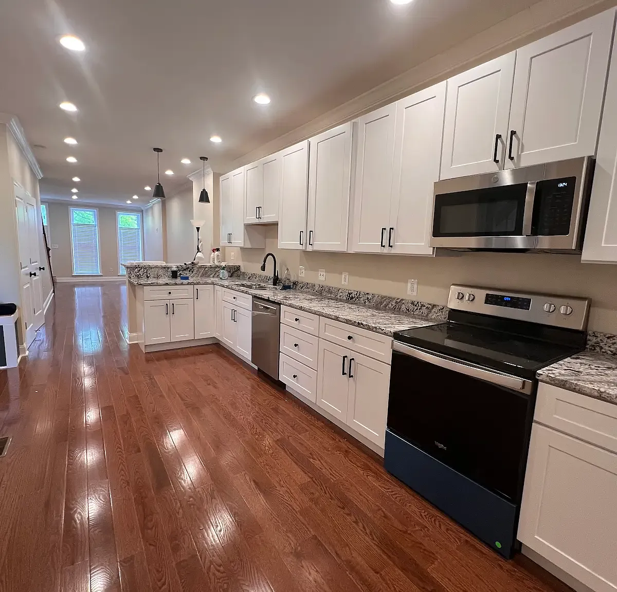 3 bed, 1300 sqft, $2,000 — Photo 1