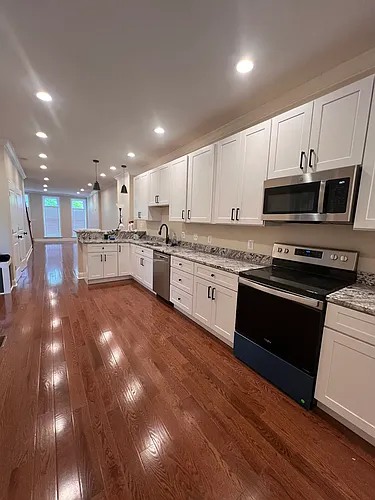 1426 N Broadway Photo 1