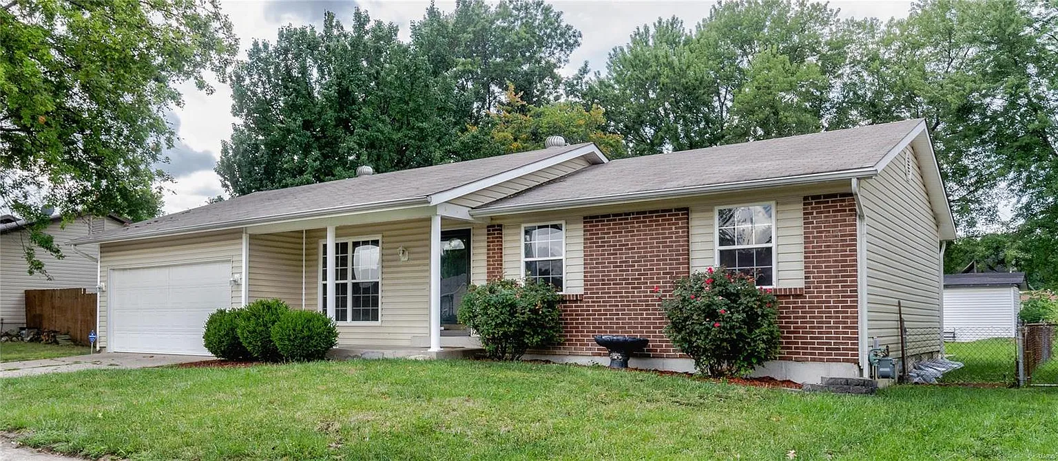 2915 Advance Dr photo 1