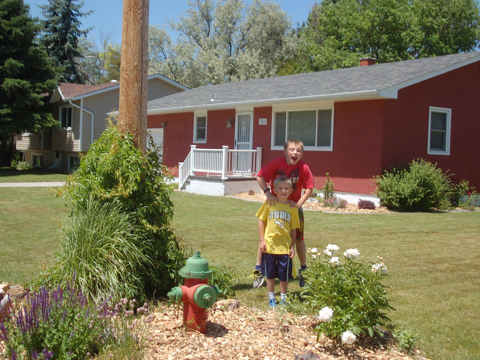 Fabulous yard at 703 Miles