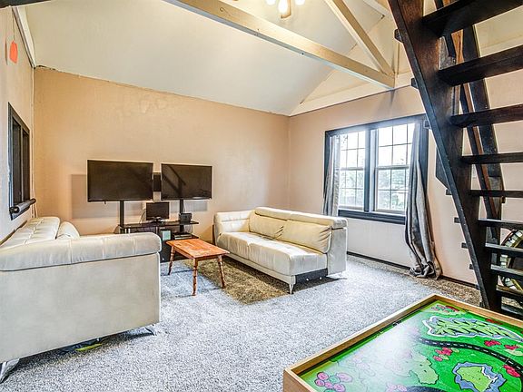 3rd image of 7564 Snug Harbor Cir