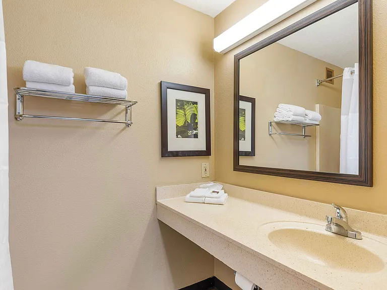 Studio Suite - 2 Twin Beds