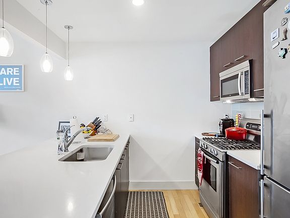 5th image of 5-9 48th Ave #2G