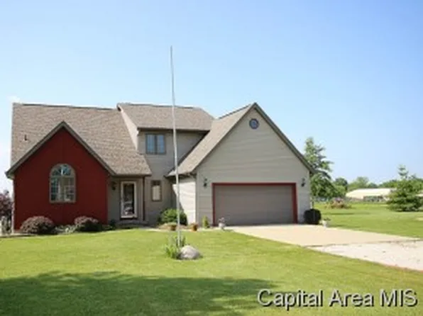 300 Country Pl, Virden, IL 62690