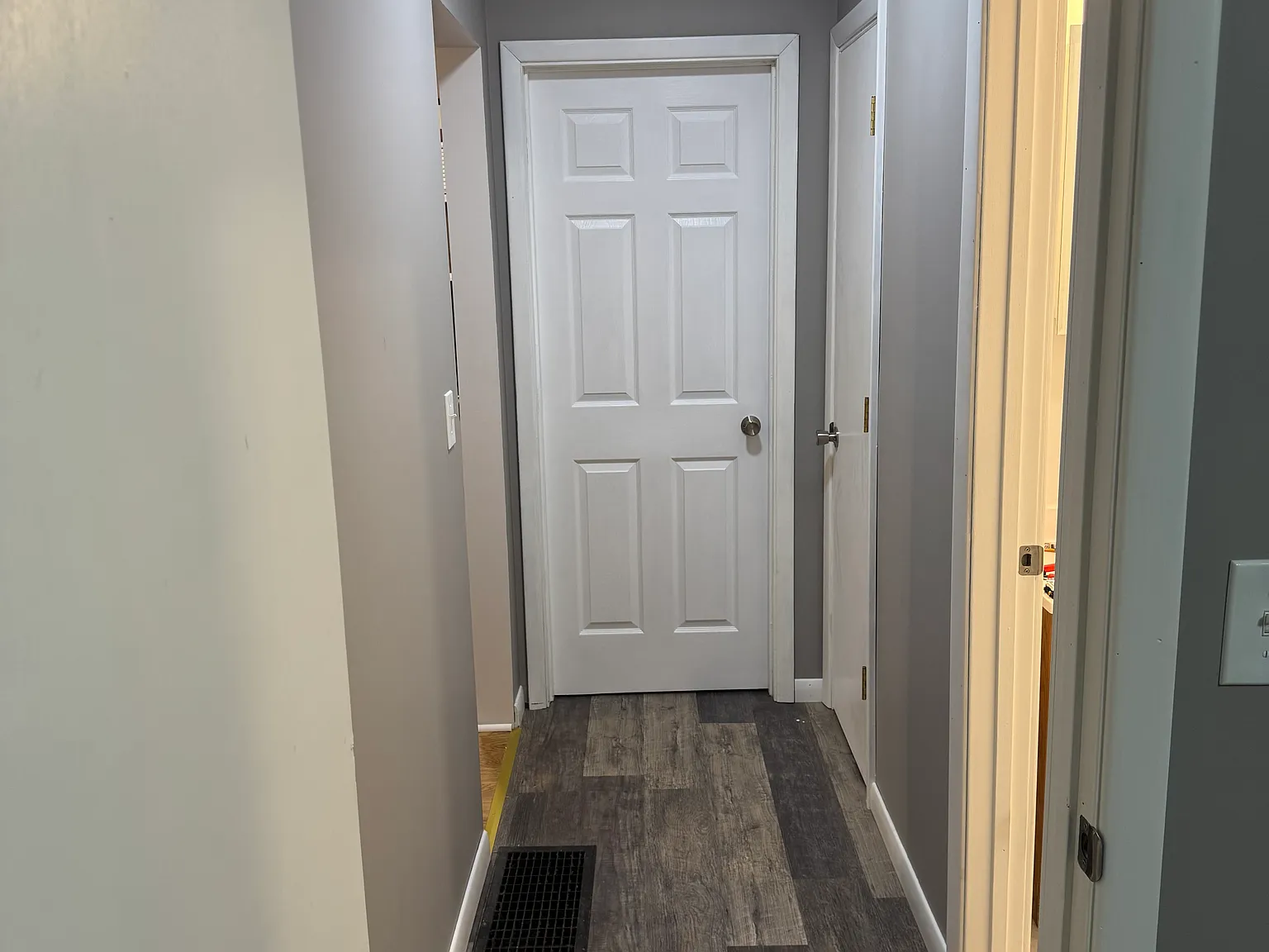 3 bed, 1100 sqft, $900 — Photo 2