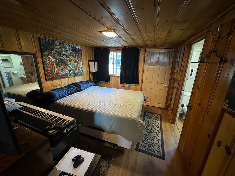 1st image of 827 Lakeview Ave #3