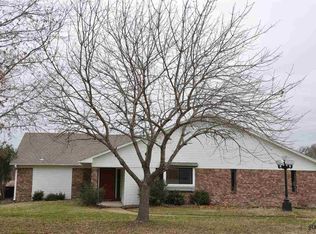 231 Spring Lake Dr, Mineola, TX 75773