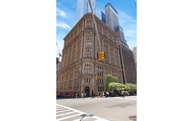 Sold by Douglas Elliman | media 18