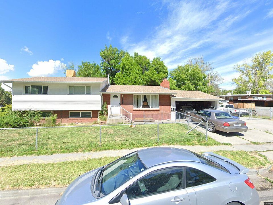 2nd image of 805 N Riverside Dr Unit B