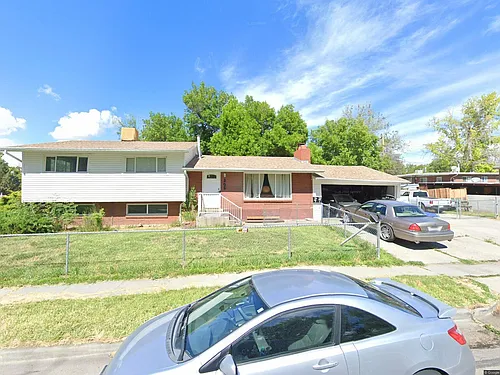 805 N Riverside Dr #B Photo 1