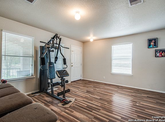 5th image of 12823 Thomas Sumter St