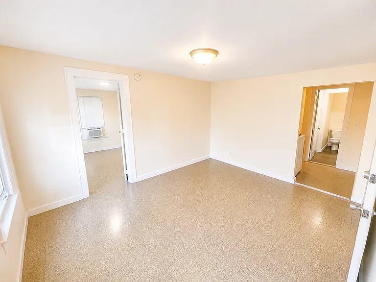 4 N Bleeker St #4 — Photo 10