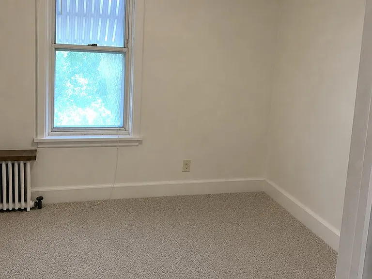 307 Main St E #2 — Photo 17