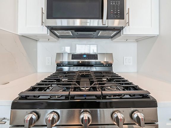 5th image of 32 Jones St #201