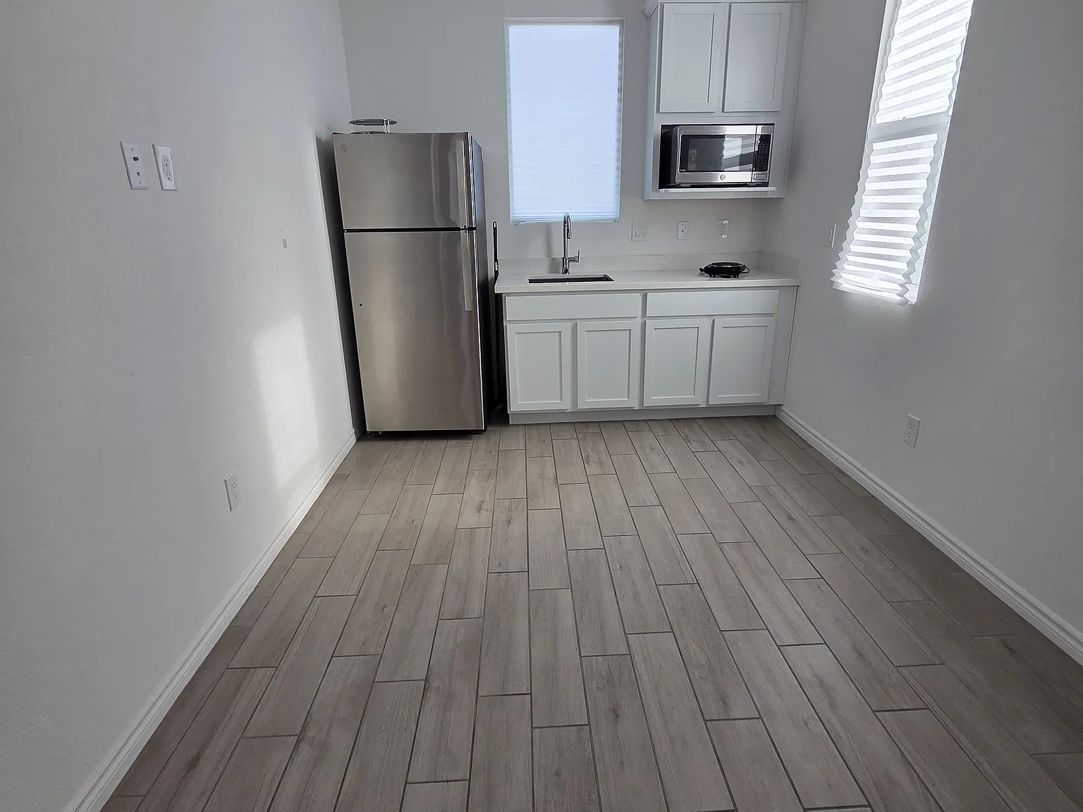 9446 Elmhurst Ridge Ave — Photo 2