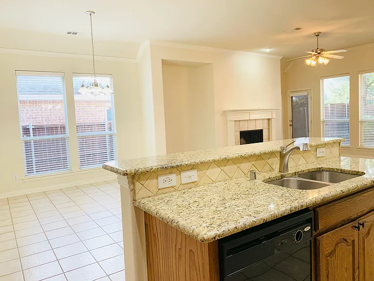 1505 Somerset Dr — Photo 17