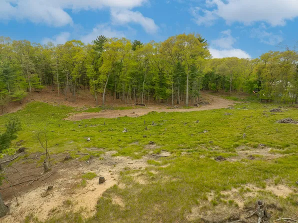 2088 Geneva Ln, Muskegon, MI 49441