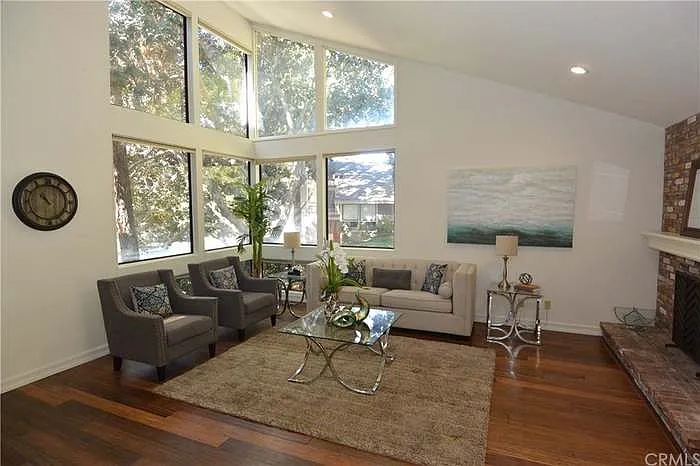 Building Photo - 137 S Stonebrook Dr #5
