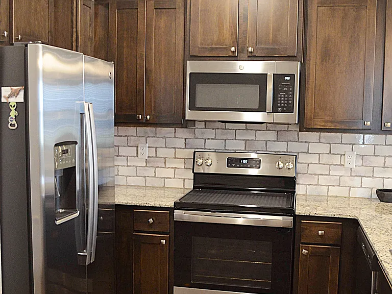 334 Green Valley Dr — Photo 5