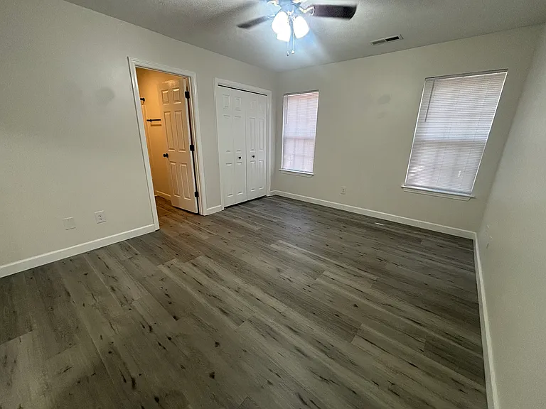 100 Hamlet Rd — Photo 15