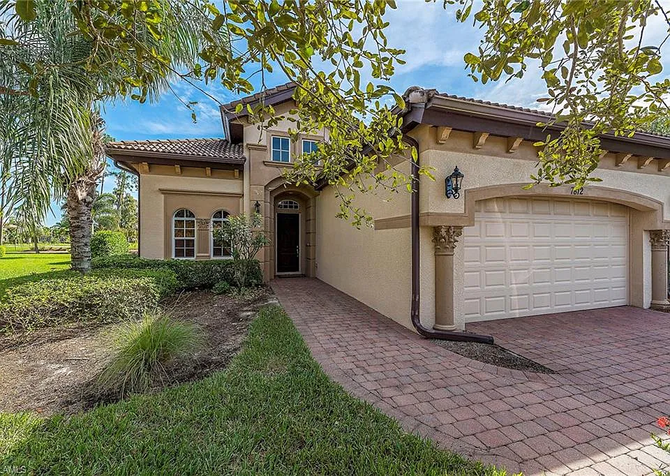 7812 Valencia Ct