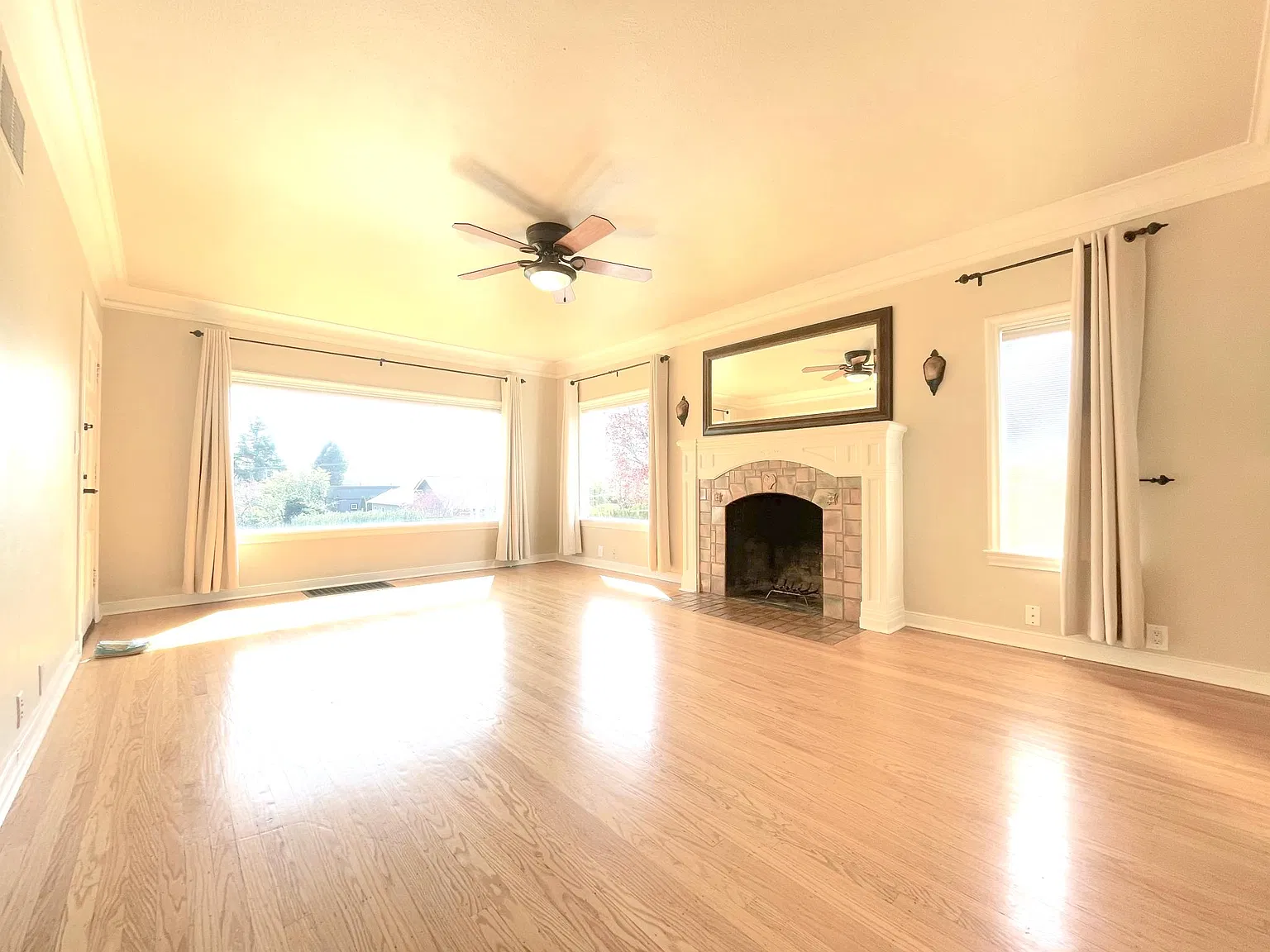 3 bed, 1806 sqft, $4,500 — Photo 4